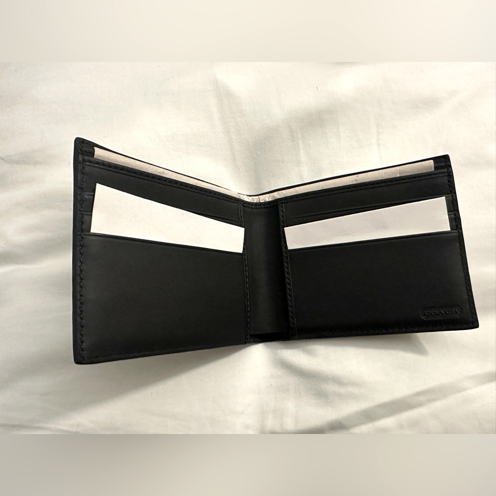 Coach Men’s Wallet, brand new with tags! - Picture 2 of 2